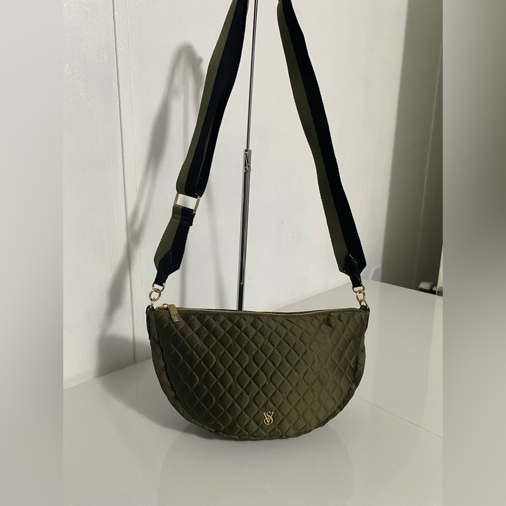 VICTORIA’S SECRET Sling Crossbody Bag - Picture 5 of 10